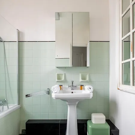 Veeve - Montmartre Majestique